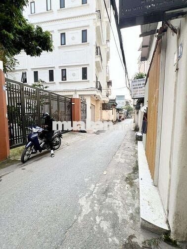 Nhà đẹp Đàm Quang Trung LB, siêu hiếm 32m,5T ngõ 3m giá 7,95tỷ. Nhà đẹp Đàm Quang Trung LB, siêu hiếm 32m,5T ngõ 3m giá 7,95tỷ.