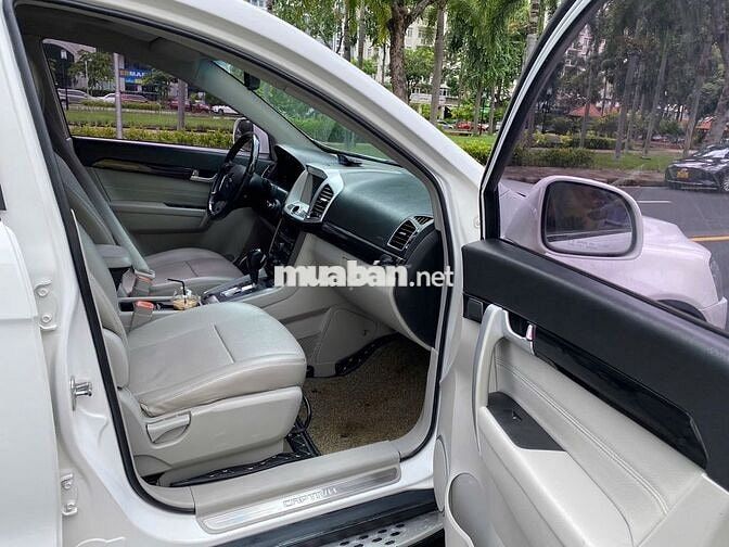 Gia đình đổi xe 4 chổ bán Chevrolet Captiva 7 chổ