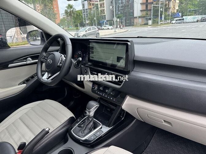 Kia Seltos 2021 Premium 1.4 AT - 79000 km