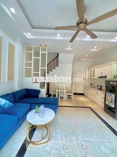 Nhà đẹp Đàm Quang Trung LB, siêu hiếm 32m,5T ngõ 3m giá 7,95tỷ.