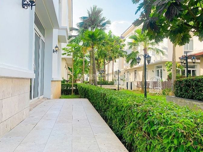 Cho thuê biệt thự Venica Khang Điền, Q9, 3 tầng, 300m2, 4PN,$3,500/th