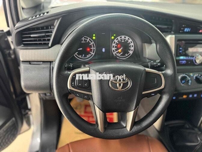 Toyota Innova 2019 2.0E - 102235 km