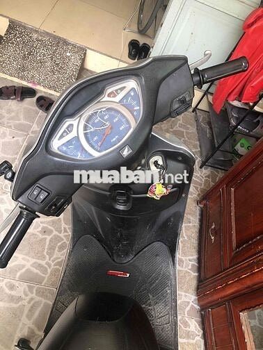Honda SCR Lead FI chạy bốc