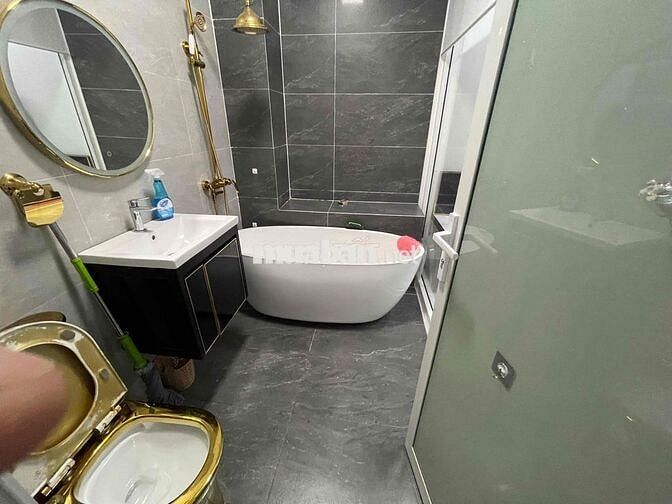 Bán nhà vào ở và kinh doanh ngay.