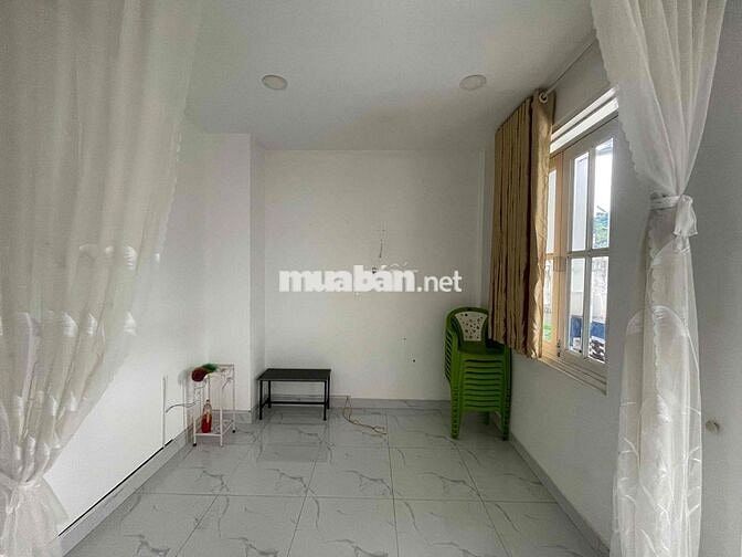 Bán nhà vào ở và kinh doanh ngay.