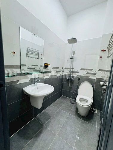 Nhà đẹp Cao cấp xe hơi để trong nhà Bùi Quang Là, P12, Q.Gò Vấp.