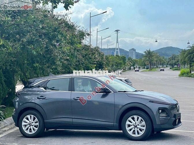 VinFast VF6 Eco 2025