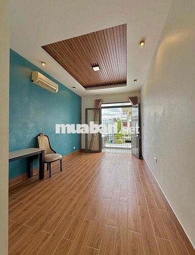 Bán nhà mặt tiền còn mới đẹp, giá bằng nhà hẻm