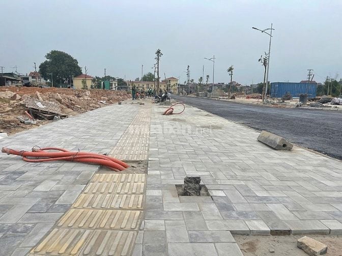 Cần bán nhanh lô làn2 Bích Sơn đẹp mê ly 80m2 đường vỉa hè 20mét 