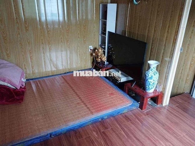 Nhà tập thể , gần bến Giáp bát , xe 3 gác vào nhà : 40m2