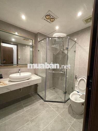 7tỷ9 có nhà hoa lâm ,lb . Kinh doanh , ô tô vào nhà