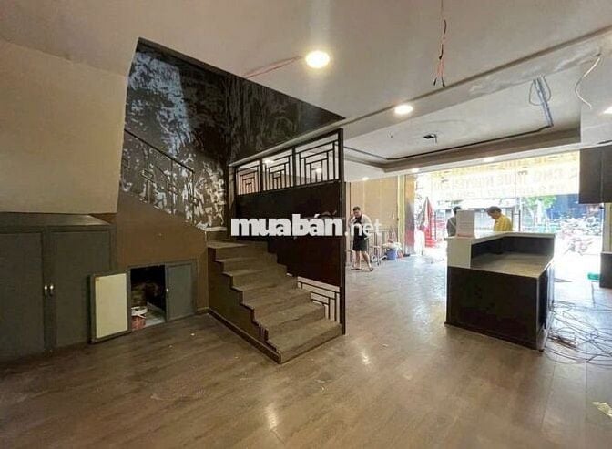 🏢 Nhà 3/2 Q10, 5.5x15m – Trệt, lửng, 3 lầu, 4WC – chỉ 60tr!