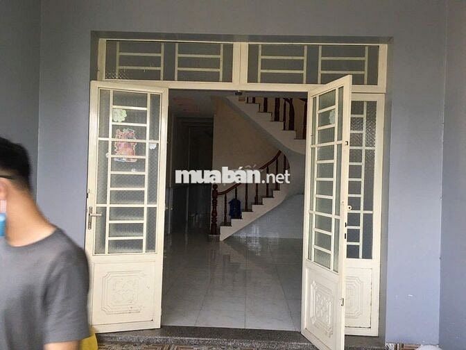 Cho thuê nhà 1T1L 4PN gần chợ Hưng Long