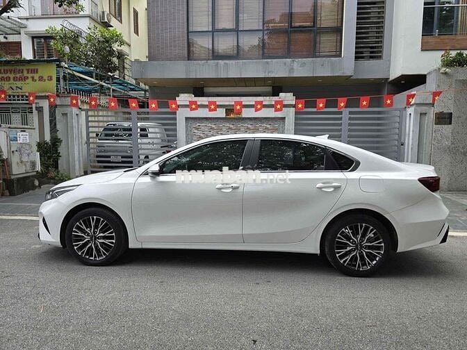 Kia K3 Luxury 1.6 AT sản xuất 2022 siêu lướt