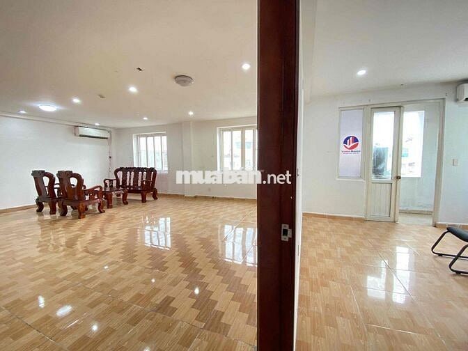 VĂN PHÒNG 85M2 SÁT CITY LAND-VÓ BÃI XE Ô TÔ-