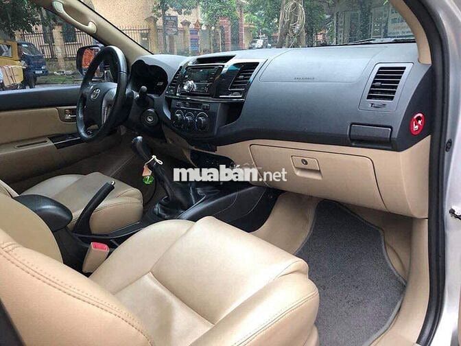 Fortuner 2016 máy dầu số sàn, màu bạc