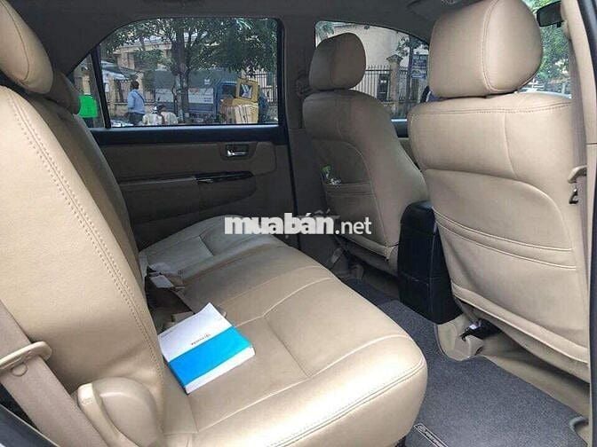 Fortuner 2016 máy dầu số sàn, màu bạc