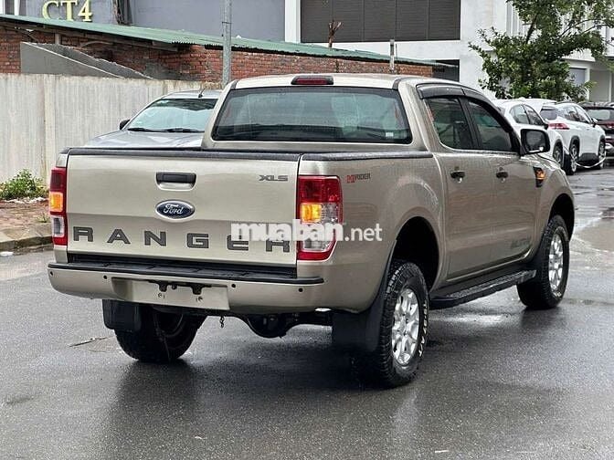 Ford Ranger XLS 2.2AT 4x2 sx2016 BH 6 tháng xe đẹp