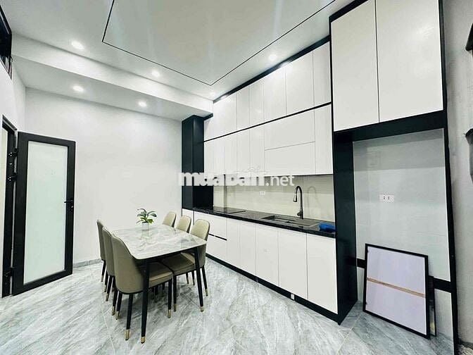 Nhà Đẹp Bạch Mai, Hai Bà Trưng 39m, 4 tầng, mt 3.6m, giá 8.2 tỷ.