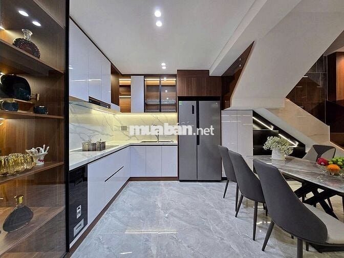 HIếmNhà đẹp Sài Đồng 40M,7 tầng thang máy,ô tô tránh,ngõ thông,full