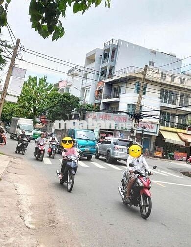 Mặt Tiền KDC Tên Lửa: Nhà 1 Lầu. Nở hậu 8 mét.