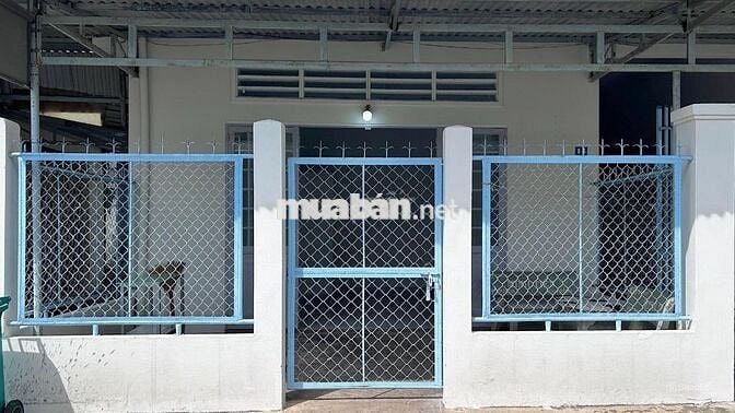 Bán gấp dãy trọ 10P-2Kiot ở gần KCN Trảng Bàng 320m2 SHR giá 1 tỉ 05tr