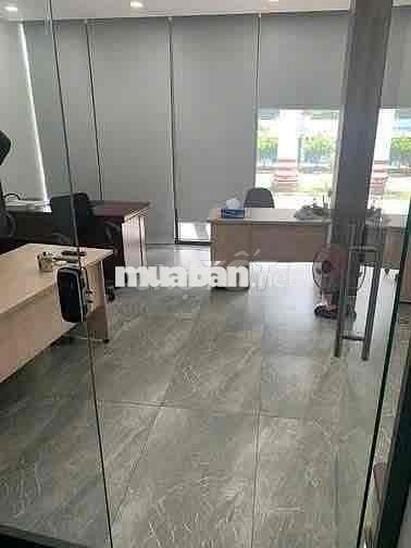 Cho Thuê Nhà Mặt Tiền Ngang 10m Phạm Văn Đồng, Phường 1, Gò Vấp