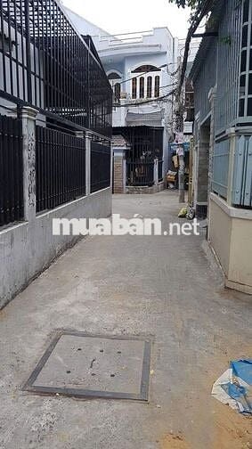 Nhà 2 mặt tiền hẻm hướng Nam đường Phú Thuận liền kề Phú Mỹ Hưng