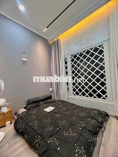Căn Nhà thuê full nội thất xịn Y moan - Sân oto