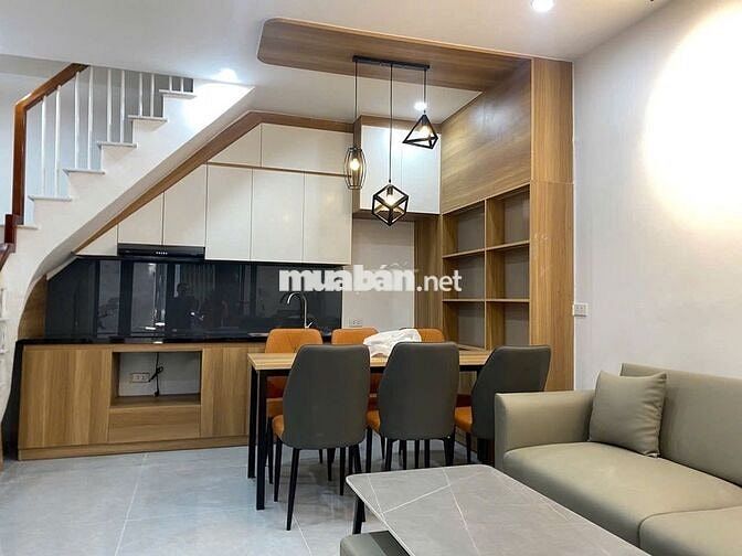 Bán Nhà Bạch Đằng 22M x 4T,MT: 4,3M Giá 5,8 Tỷ.Full nội thất, 30m ô tô