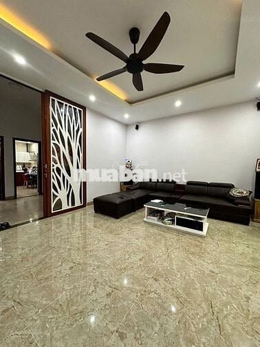 NHÀ ĐẸP CHO THUÊ MT NGUYỄN HỮU TIẾN_ 5,5X18M_ TRỆT 3 LẦU, CÓ NỘI THẤT