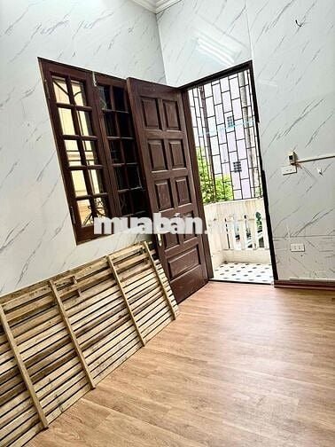 Cho thuê nhà riêng 3 tầng 25m2, 3 phòng ngủ, 1 phòng khách