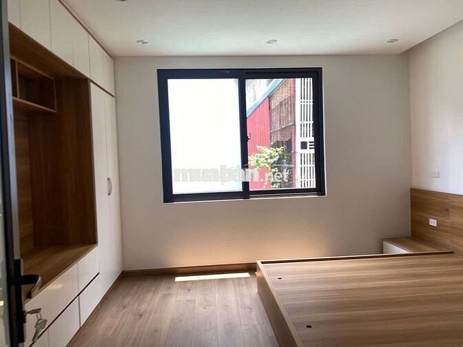 Bán Nhà Bạch Đằng 22M x 4T,MT: 4,3M Giá 5,8 Tỷ.Full nội thất, 30m ô tô