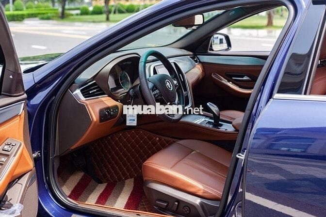 VinFast Lux A2.0 Premium 2.0 AT 2020