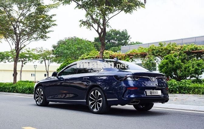 VinFast Lux A2.0 Premium 2.0 AT 2020