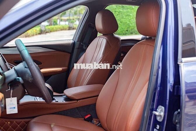 VinFast Lux A2.0 Premium 2.0 AT 2020