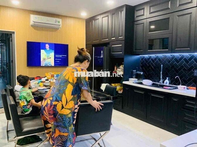 CHO THUE NHÀ NGUYÊN CĂN NGAY MẶT TIỀN HTP, 4PN-3 WC, MẶT TRỆT CHO KD