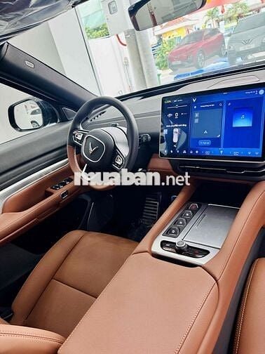 VINFAST VF9 PLUS 7 CHỔ TRẦN THÉP MỚI NHẤT 2025