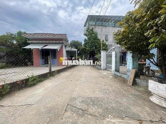 Cần bán đất kiệt Nguyễn Văn Cừ, cách đường chính 100m, oto tới đất.