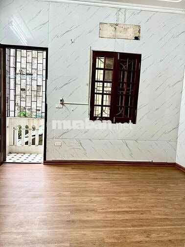 Cho thuê nhà riêng 3 tầng 25m2, 3 phòng ngủ, 1 phòng khách