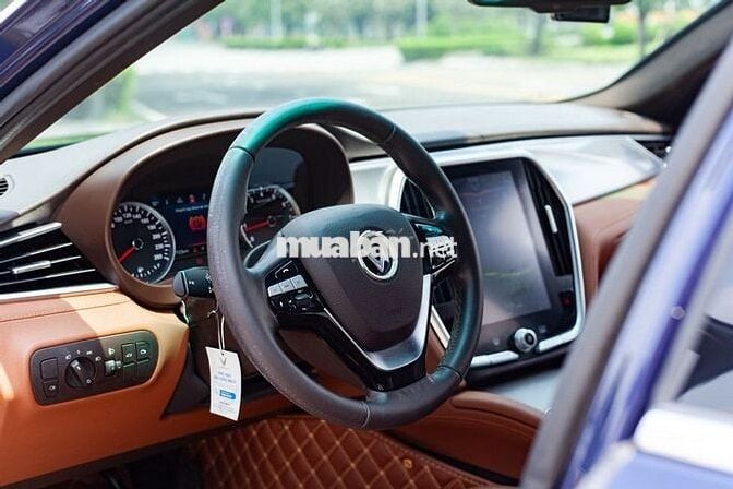 VinFast Lux A2.0 Premium 2.0 AT 2020