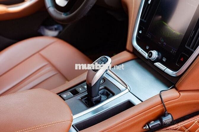 VinFast Lux A2.0 Premium 2.0 AT 2020