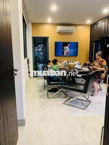CHO THUE NHÀ NGUYÊN CĂN NGAY MẶT TIỀN HTP, 4PN-3 WC, MẶT TRỆT CHO KD