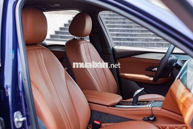 VinFast Lux A2.0 Premium 2.0 AT 2020