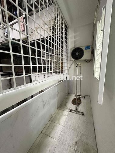 Mình cho thuê Căn hộ Chung cư 2 phòng ngủ, lầu 1, chung cư Miếu Nổi,