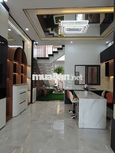 Chính chủ cần bán nhà liền kề biệt thự sân vườn nghệ sĩ Việt Hương