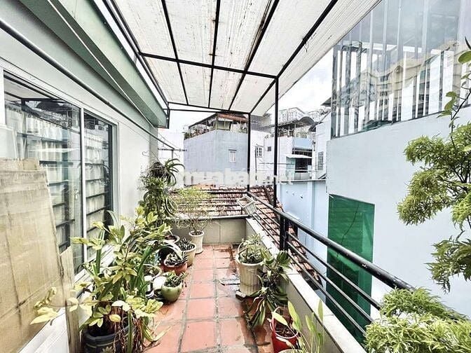 NHÀ  LẦU 3 TẦNG -NGANG 7 - DÀI 6 - HUỲNH VĂN BÁNH