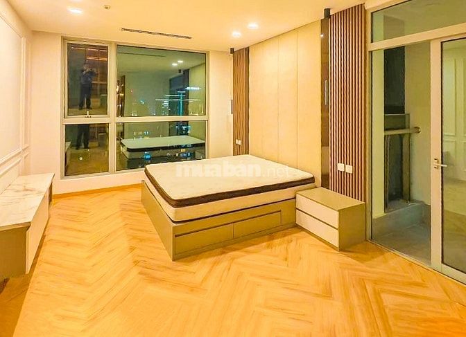 Bán Penthouse tại Vinhomes Central Park - Park 1 gồm 4 phòng ngủ 180m2