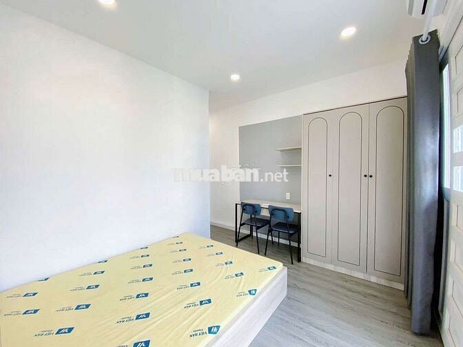 CĂN 2 PN, BAN CÔNG, TÁCH BẾP, FULL NỘI THẤT NGAY VÒNG XOAY HÀNG XANH