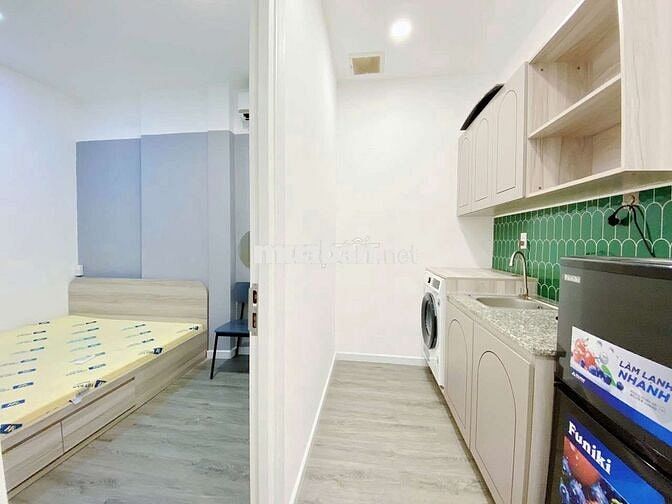 CĂN 2 PN, BAN CÔNG, TÁCH BẾP, FULL NỘI THẤT NGAY VÒNG XOAY HÀNG XANH